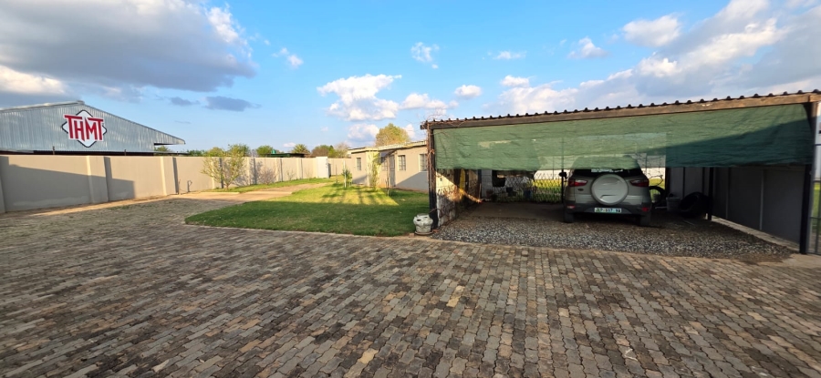 Commercial Property for Sale in Ifafi North West